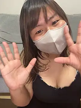 Snapshot of xxx_yuna_xxx chatting on 09.28.25 xxx yuna xxx online show from 09.28.25