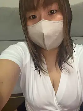 Snapshot of xxx_yuna_xxx chatting on 10.13.25 xxx yuna xxx online show from 10.13.25