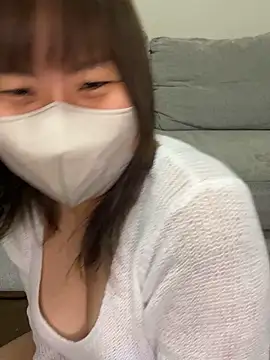 Snapshot of xxx_yuna_xxx chatting on 10.30.25 xxx yuna xxx online show from 10.30.25