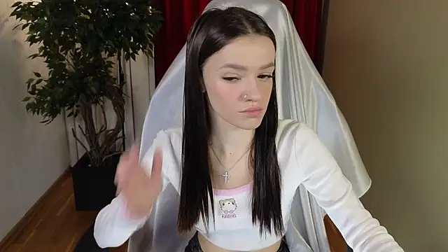 E l i z e  online show from 11.12.25