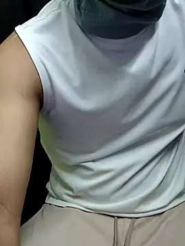 Snapshot of chocolate_alone chatting on 11.04.25 chocolate alone online show from 11.04.25