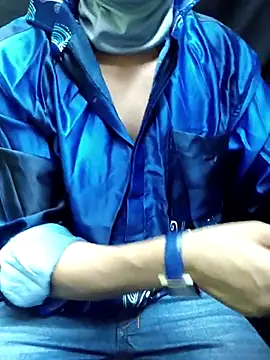 Snapshot of chocolate_alone chatting on 11.05.25 chocolate alone online show from 11.05.25