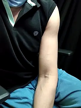 Snapshot of chocolate_alone chatting on 11.06.25 chocolate alone online show from 11.06.25