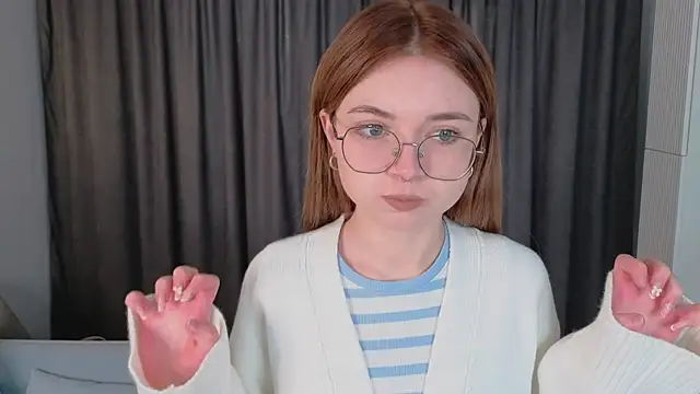 Snapshot of Susan_Gardner chatting on 10.03.25 Susan Gardner online show from 10.03.25