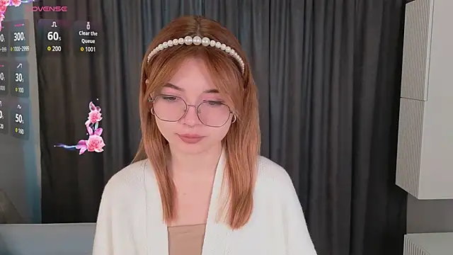 Snapshot of Susan_Gardner chatting on 10.19.25 Susan Gardner online show from 10.19.25