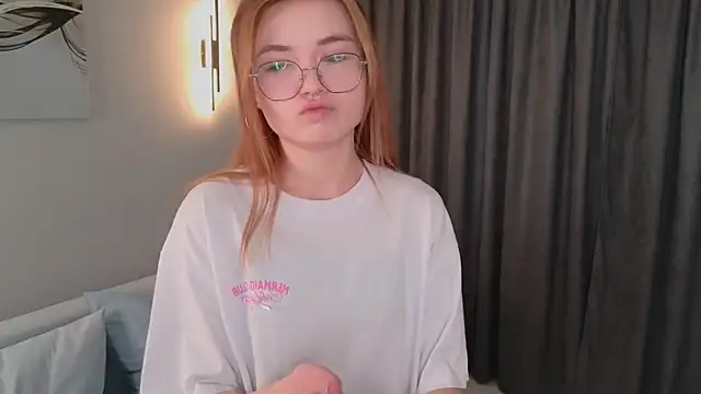 Snapshot of Susan_Gardner chatting on 10.22.25 Susan Gardner online show from 10.22.25