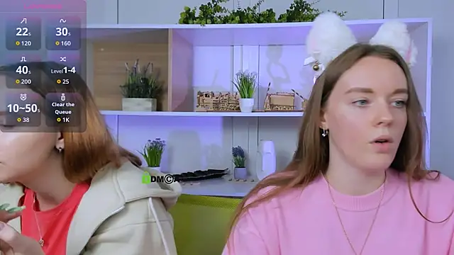 mila glow1 online show from 10.10.25