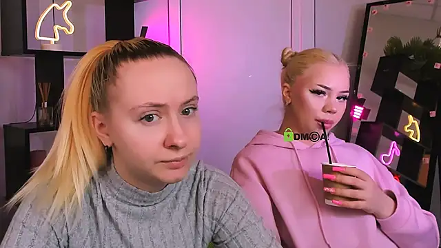 Snapshot of mila_glow1 chatting on 03.03.26 mila glow1 online show from 03.03.26