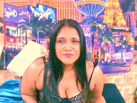 Snapshot of IndianSexyLady4u chatting on 09.14.25 IndianSexyLady4u online show from 09.14.25