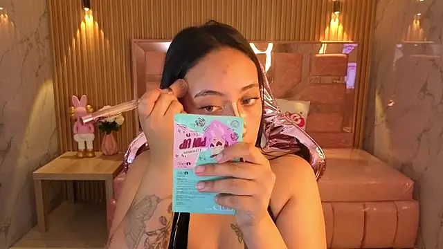 Snapshot of m_eris_s chatting on 10.28.25 m eris s online show from 10.28.25