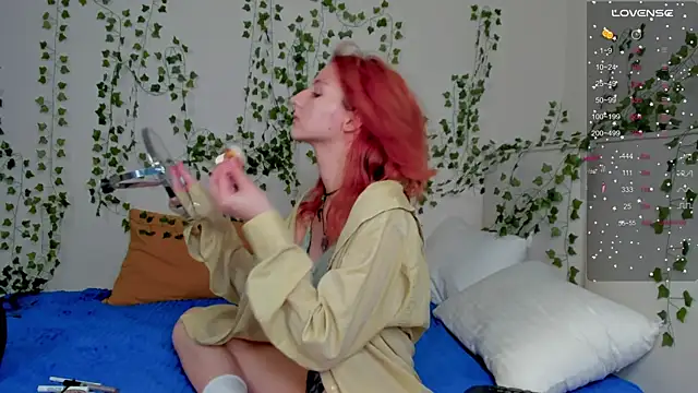 LisaFlames online show from 10.27.25