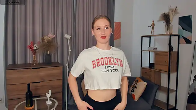 LoganHoague online show from 09.12.25