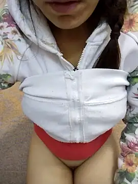 LenaBloomy online show from 10.16.25