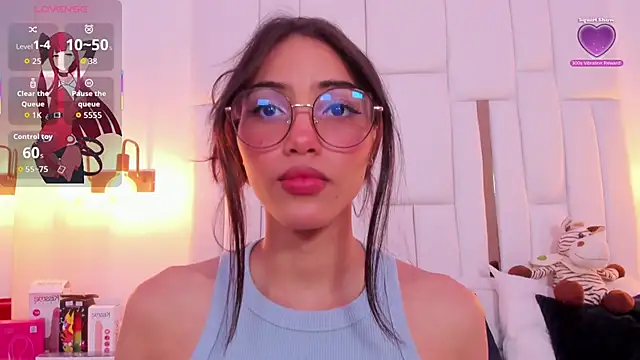 Snapshot of miyu_lu chatting on 11.04.25 miyu lu online show from 11.04.25