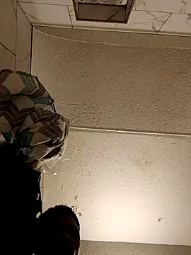 Snapshot of Dropdingo chatting on 10.17.25 Dropdingo online show from 10.17.25