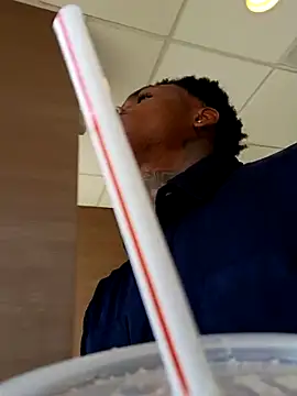 Snapshot of Dropdingo chatting on 10.18.25 Dropdingo online show from 10.18.25