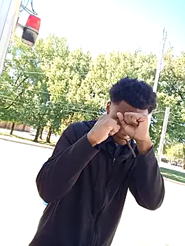 Snapshot of Dropdingo chatting on 10.22.25 Dropdingo online show from 10.22.25