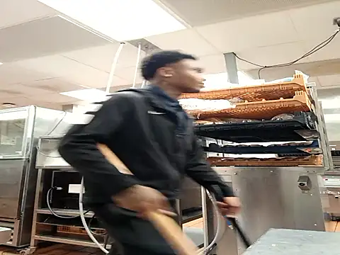 Snapshot of Dropdingo chatting on 10.31.25 Dropdingo online show from 10.31.25