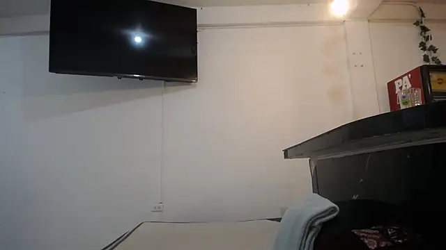 Snapshot of yohacriss chatting on 09.11.25 yohacriss online show from 09.11.25