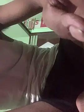 Snapshot of uniquesexyboy5689 chatting on 10.03.25 uniquesexyboy5689 online show from 10.03.25