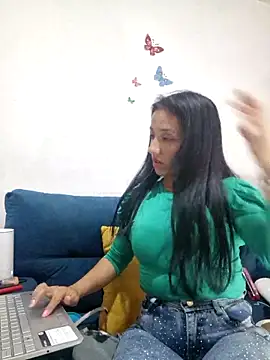 Snapshot of SofiiMilf chatting on 10.08.25 SofiiMilf online show from 10.08.25