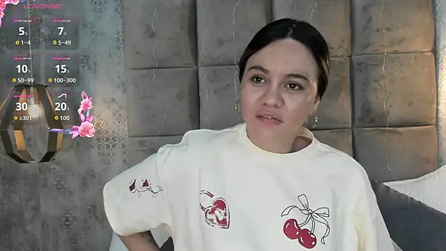 Sky Junne online show from 02.22.26