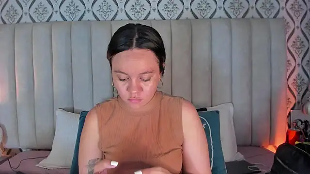 Sky Junne online show from 03.31.26