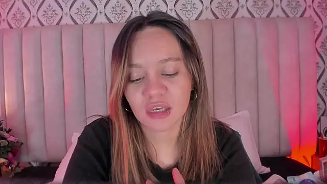 Sky Junne online show from 04.06.26