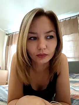 Snapshot of VeroLoverx chatting on 09.27.25 VeroLoverx online show from 09.27.25