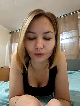 Snapshot of VeroLoverx chatting on 10.18.25 VeroLoverx online show from 10.18.25