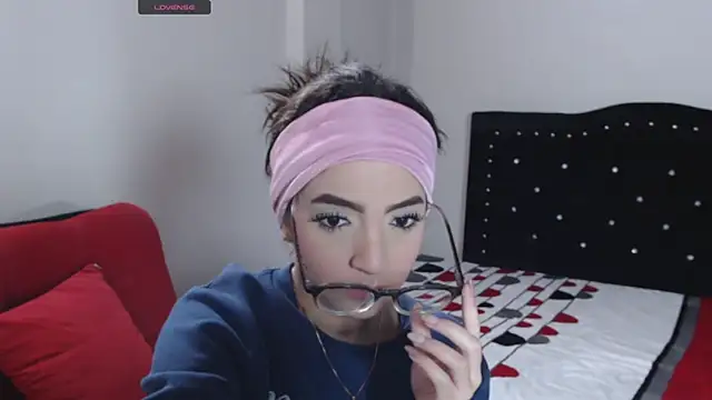 Coraline Playful online show from 09.29.25