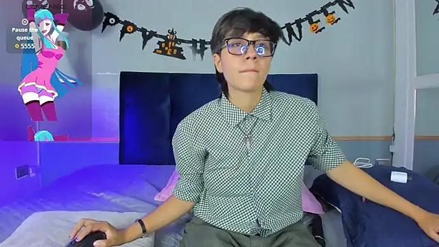 Snapshot of Tsuki_Maru chatting on 10.26.25 Tsuki Maru online show from 10.26.25