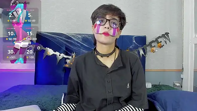 Snapshot of Tsuki_Maru chatting on 10.29.25 Tsuki Maru online show from 10.29.25