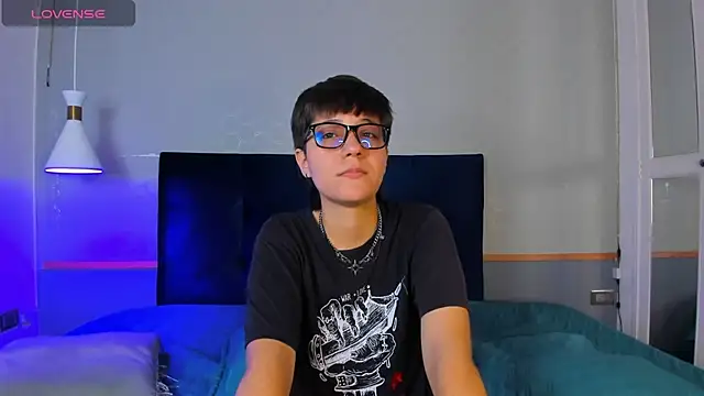 Tsuki Maru online show from 11.26.25