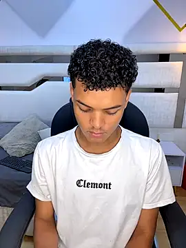 Valentino Thompson online show from 09.14.25