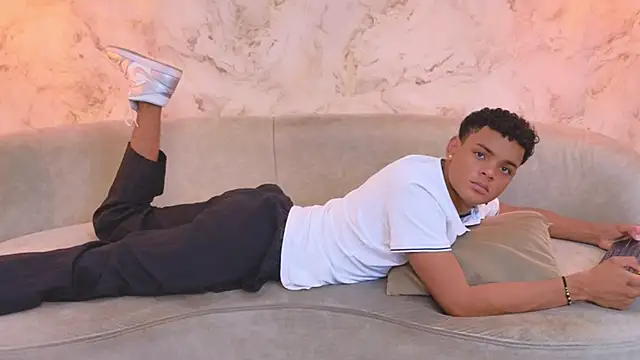 Valentino Thompson online show from 10.14.25