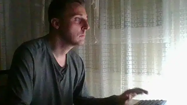 Snapshot of dani878879 chatting on 10.31.25 dani878879 online show from 10.31.25