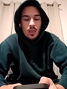 Jadriel23 online show from 10.13.25