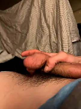 Snapshot of eltet12 chatting on 10.28.25 eltet12 online show from 10.28.25