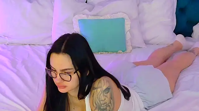 Snapshot of LexieRosse chatting on 02.16.26 LexieRosse online show from 02.16.26