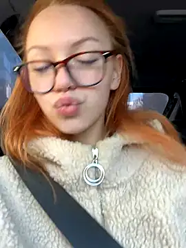 Snapshot of Amore_Mia_ chatting on 10.08.25 Amore Mia online show from 10.08.25