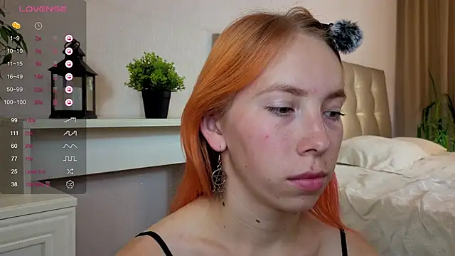 JuliannaWenger online show from 09.22.25