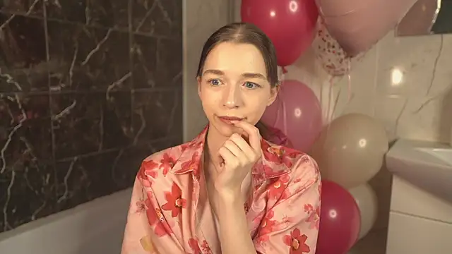 RoxieBolich online show from 10.17.25