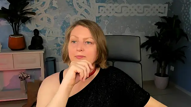 TiffanyBrauny online show from 09.10.25