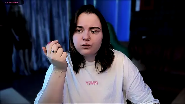 Snapshot of KatrinClark chatting on 09.19.25 KatrinClark online show from 09.19.25