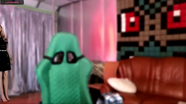 Snapshot of KatrinClark chatting on 09.22.25 KatrinClark online show from 09.22.25