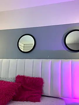 Mila Hank  online show from 10.14.25