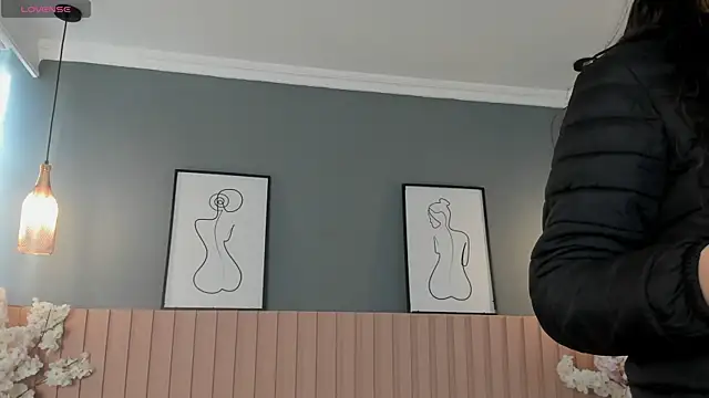 Mila Hank  online show from 02.26.26