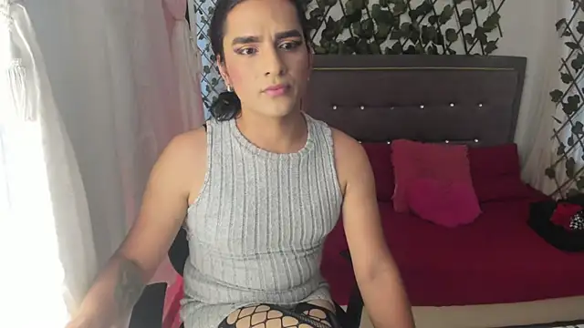 Snapshot of ivone_golosa chatting on 10.17.25 ivone golosa online show from 10.17.25