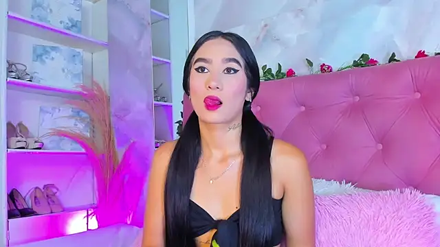 Nicolqueen  online show from 11.05.25